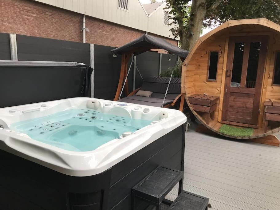 Voormalig Politiebureau Gebruik Welnesstuin Tegen Betaling Bed and Breakfast Ouddorp Εξωτερικό φωτογραφία
